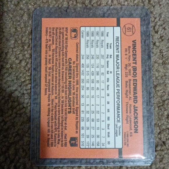 1990 Donruss #61 Bo Jackson card with Errors, which makes this card very rare. - Picture 2 of 2